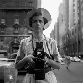 Vivian Maier: la tata in bianco e nero con la Rolleiflex al collo